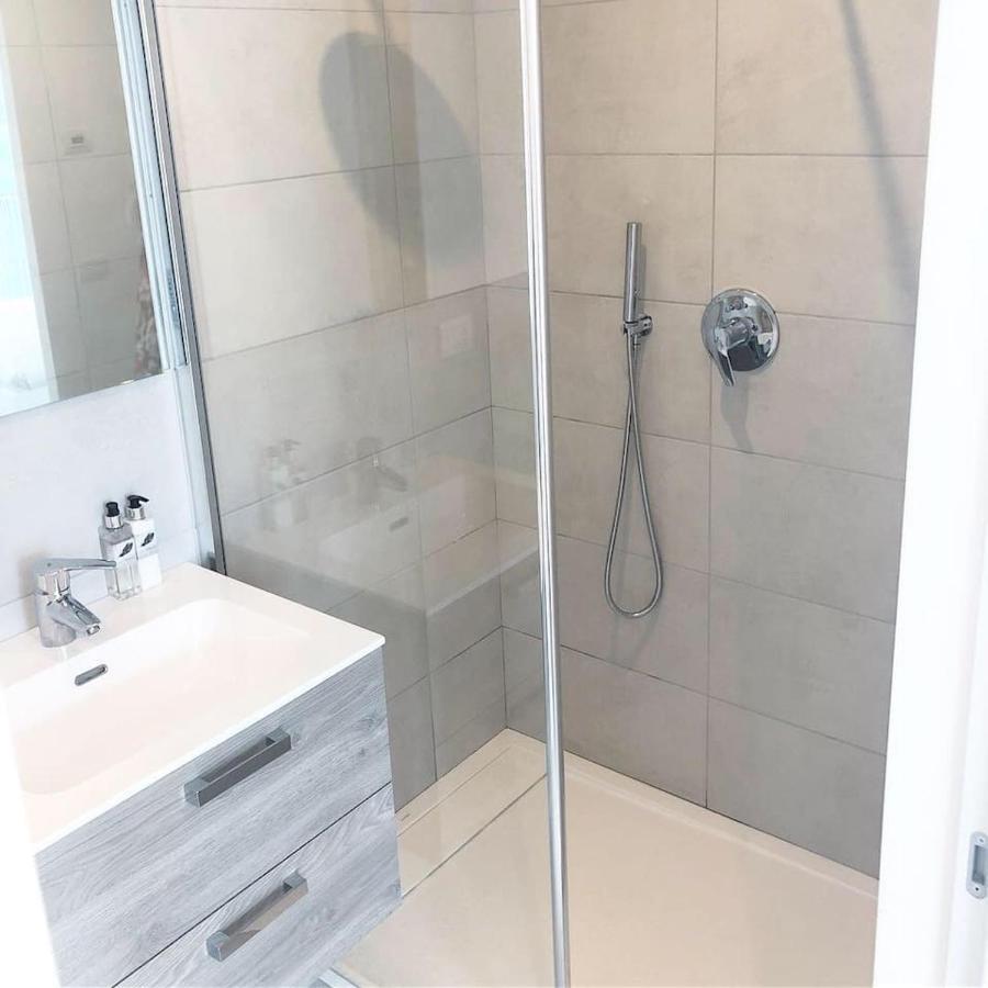 Апартаменты Ulivi Luxury Loft & Pool - The House Of Travelers Carate Urio Экстерьер фото